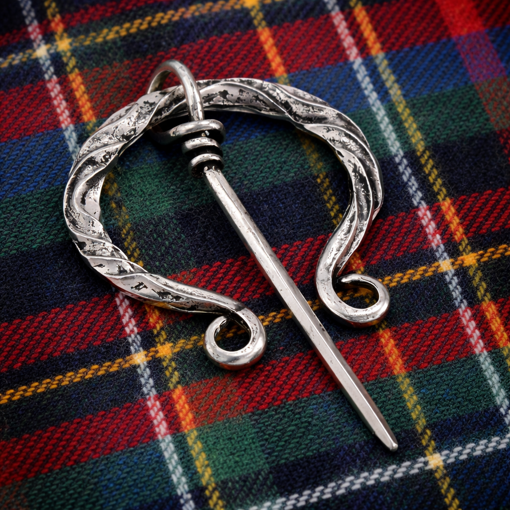 Broche Clan Mackenzie • Outlander